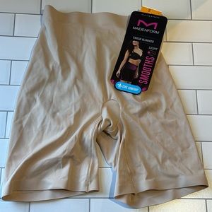 Maidenform Shapewear shorts NWT